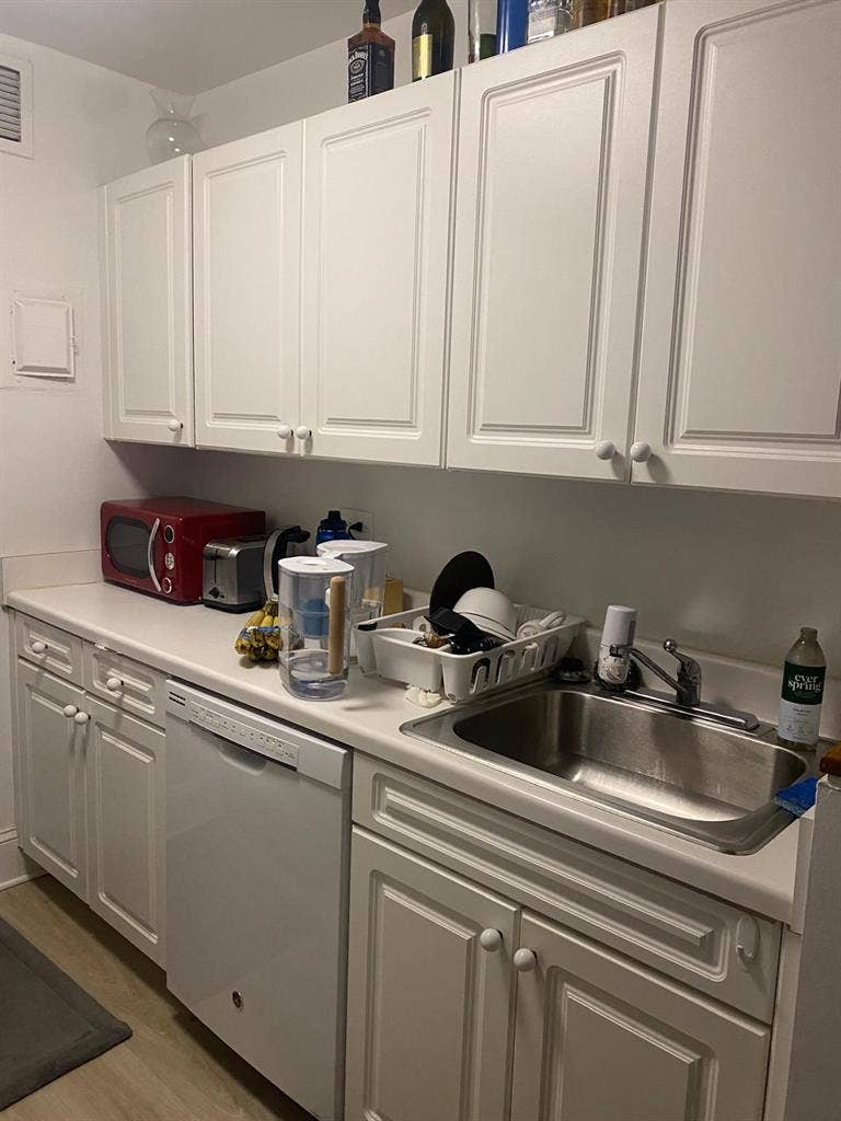 ✨Affordable Room in Midtown South✨
