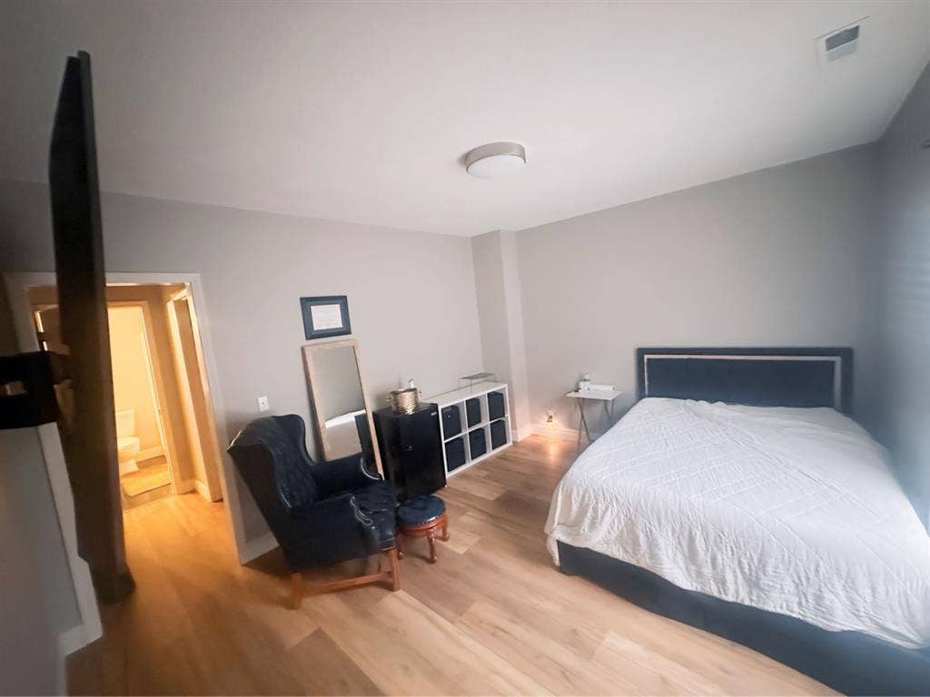Room for rent in South Springfield!