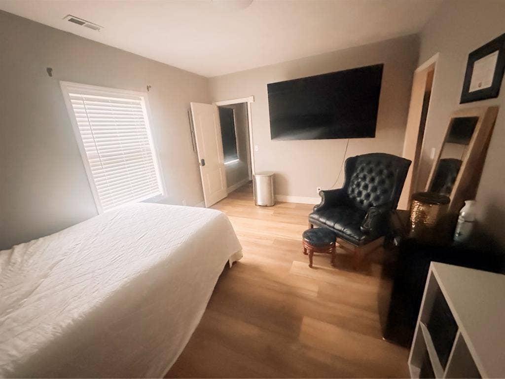 Room for rent in South Springfield!