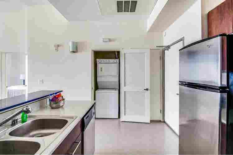 Spacious room w/walk in closet