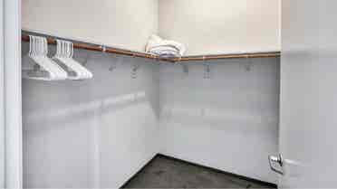 Spacious room w/walk in closet