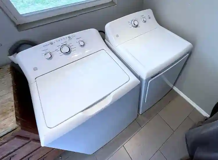 Furnished Room everything included