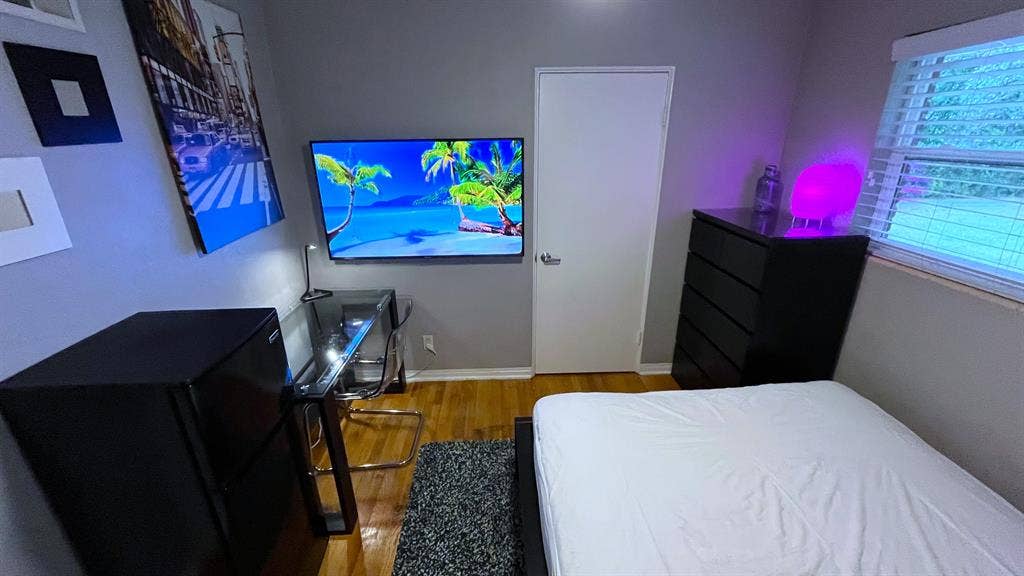 Furnished Room everything included