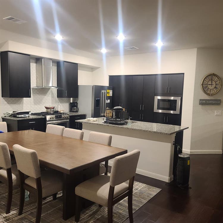 Roommate wanted! Utilities included