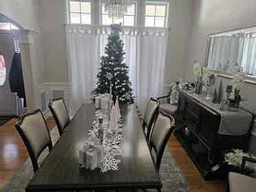 Furnished room with one resident