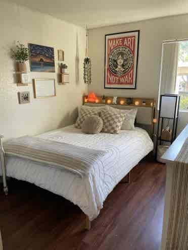 Room Available in Cozy 2BR Oasis!