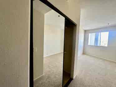 Private BD & BTH in Penthouse