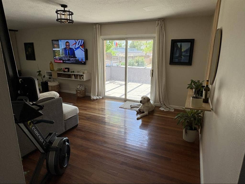 Quiet home in NE Heights