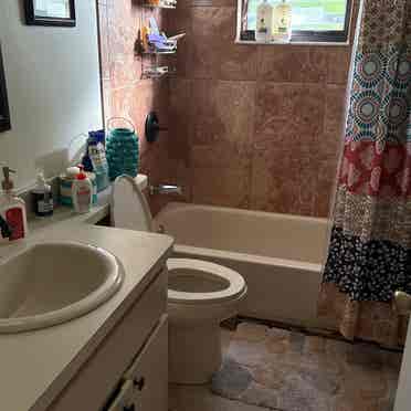 Lakefront jacuzzi home