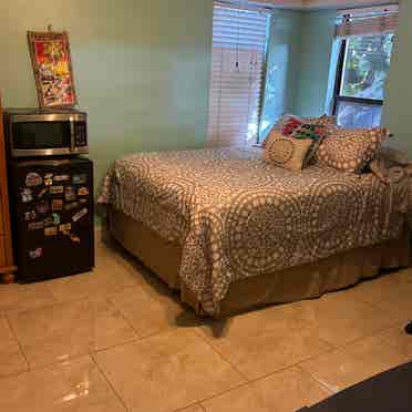 Lakefront jacuzzi home