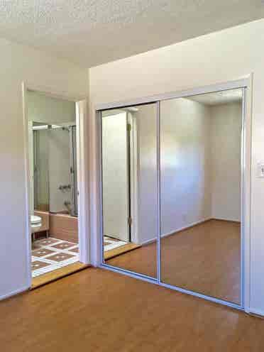 Hollywood Room w/ Private Bath