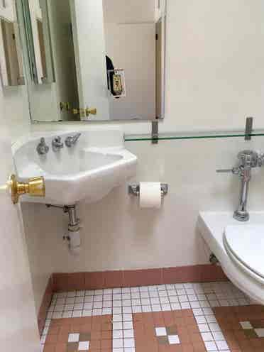 Hollywood Room w/ Private Bath