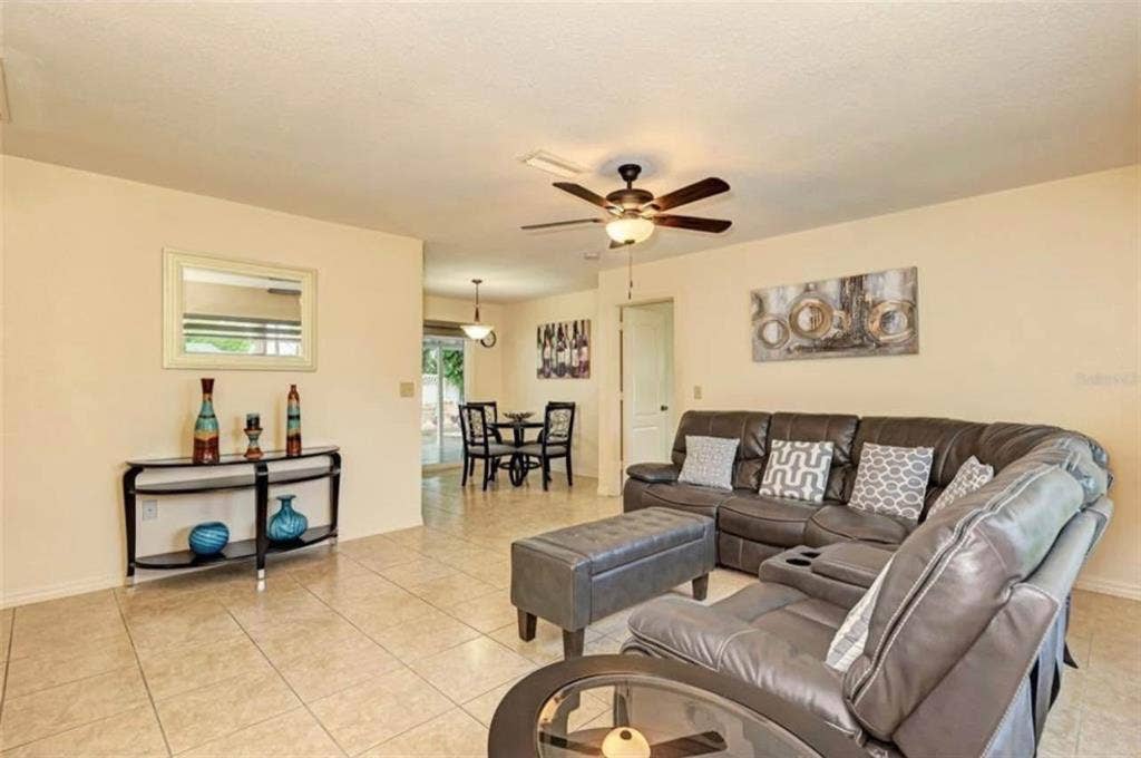 Room for rent near downtown