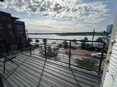 Looking for roommatees