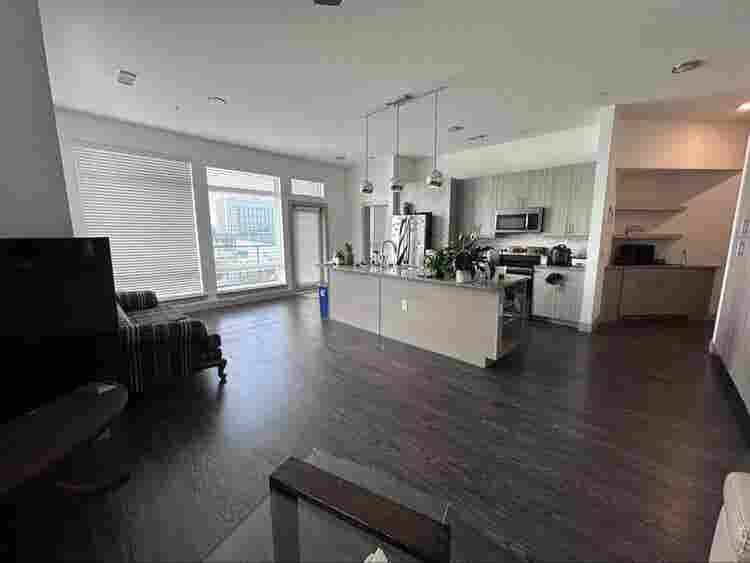 Looking for roommatees