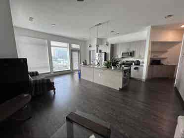 Looking for roommatees