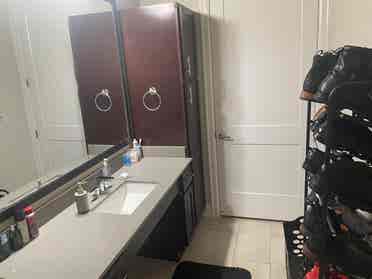 Looking for female roommate