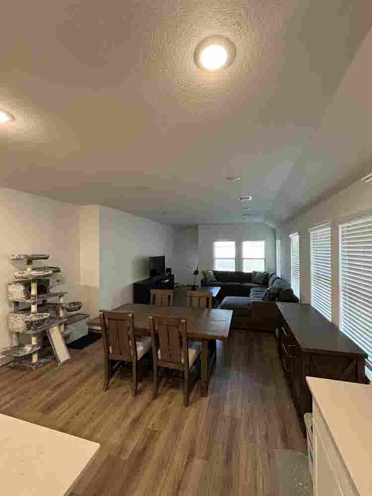 Looking for roommate!