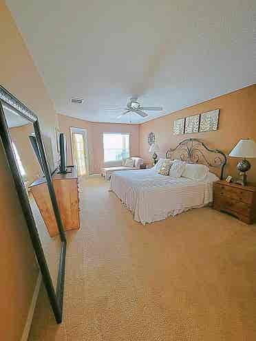 Stunning Master bedroom & pool