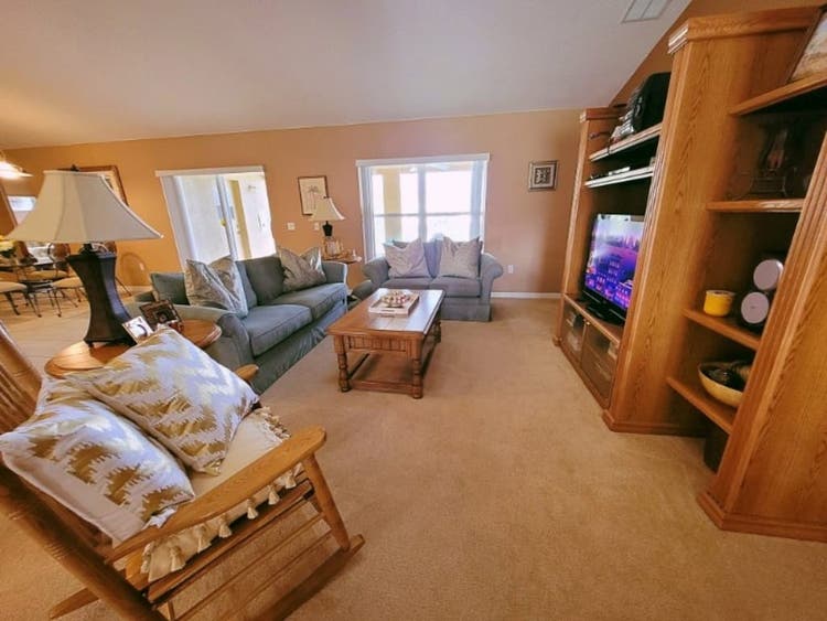 Stunning Master bedroom & pool