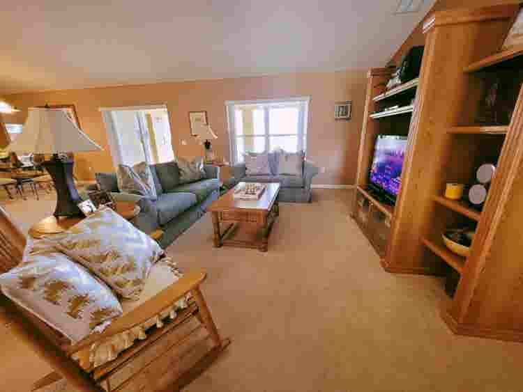 Stunning bedroom & pool Utilities.