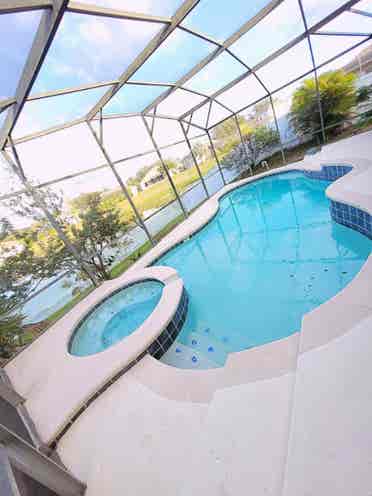 Stunning bedroom & pool Utilities.