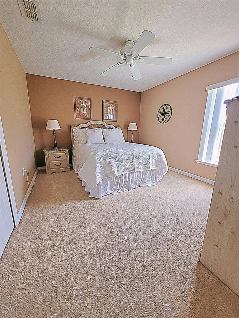 Stunning bedroon / all utilities