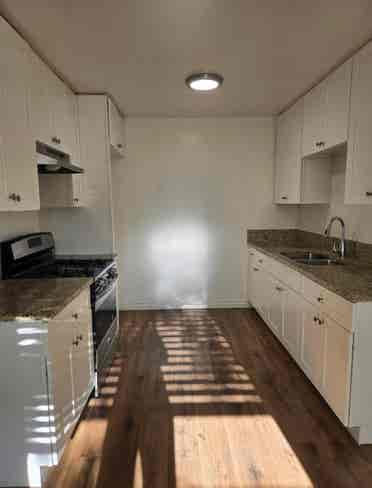 Montrose Spacious 1 Bdrm. For Rent
