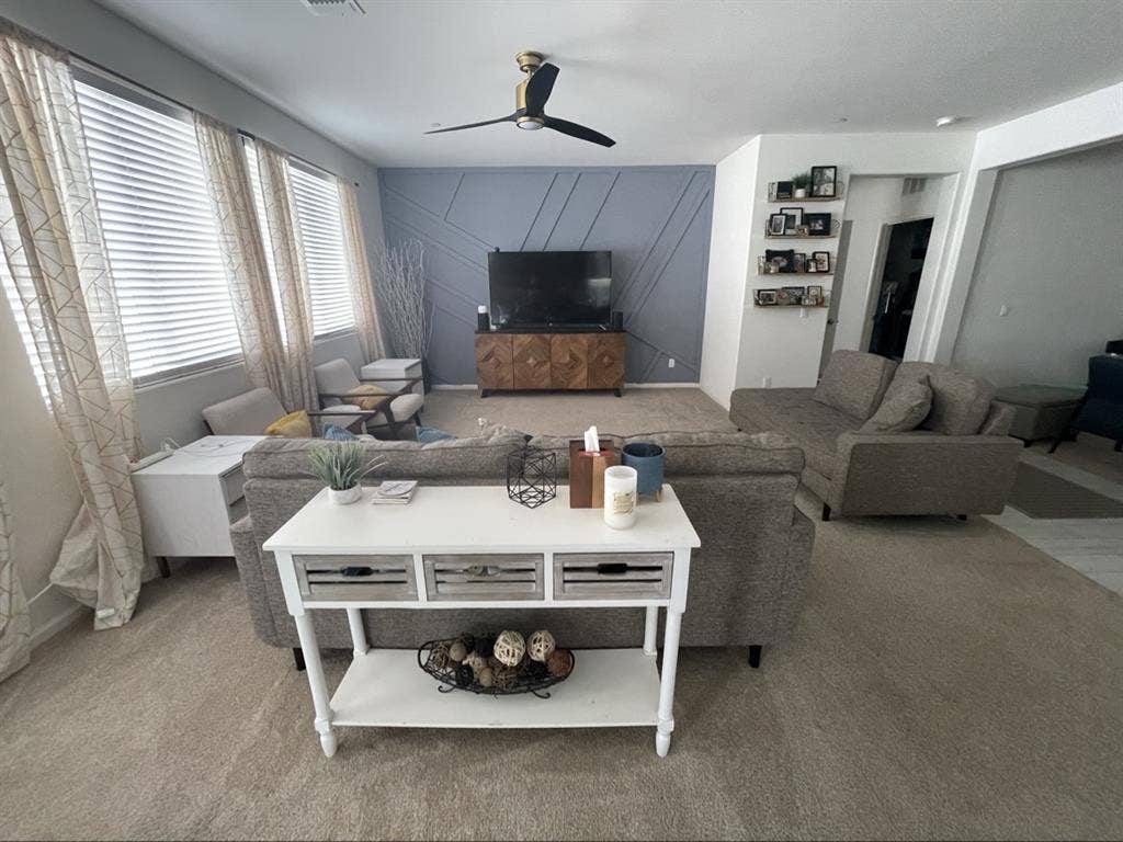 4 rooms available mid June!