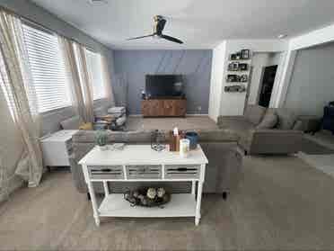 4 rooms available mid June!