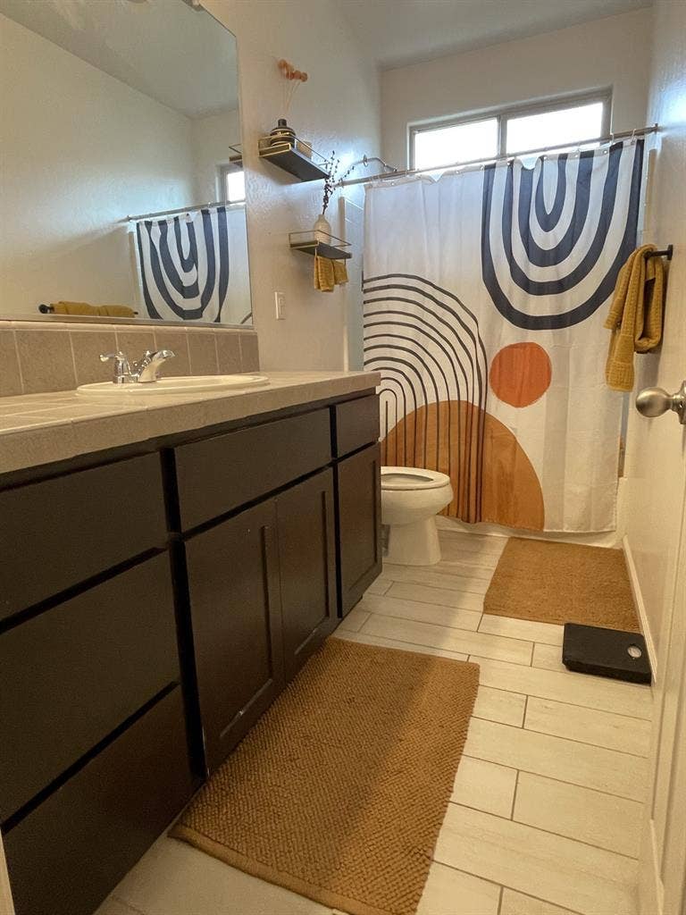 4 rooms available mid June!
