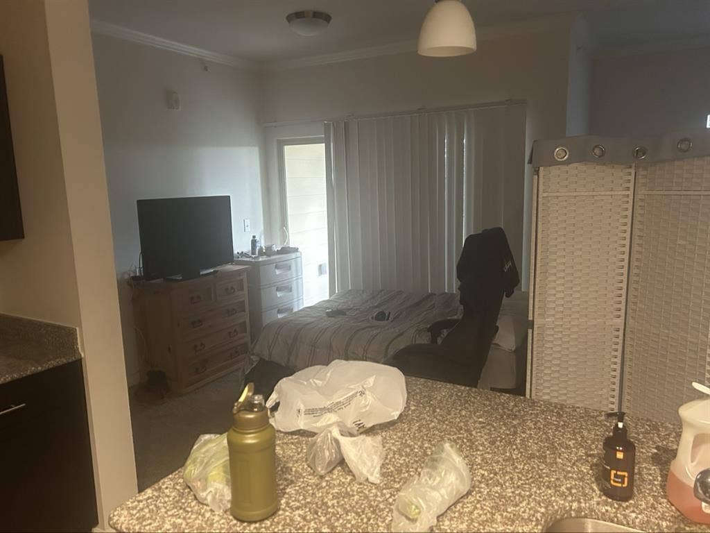 Need a place
?Message me