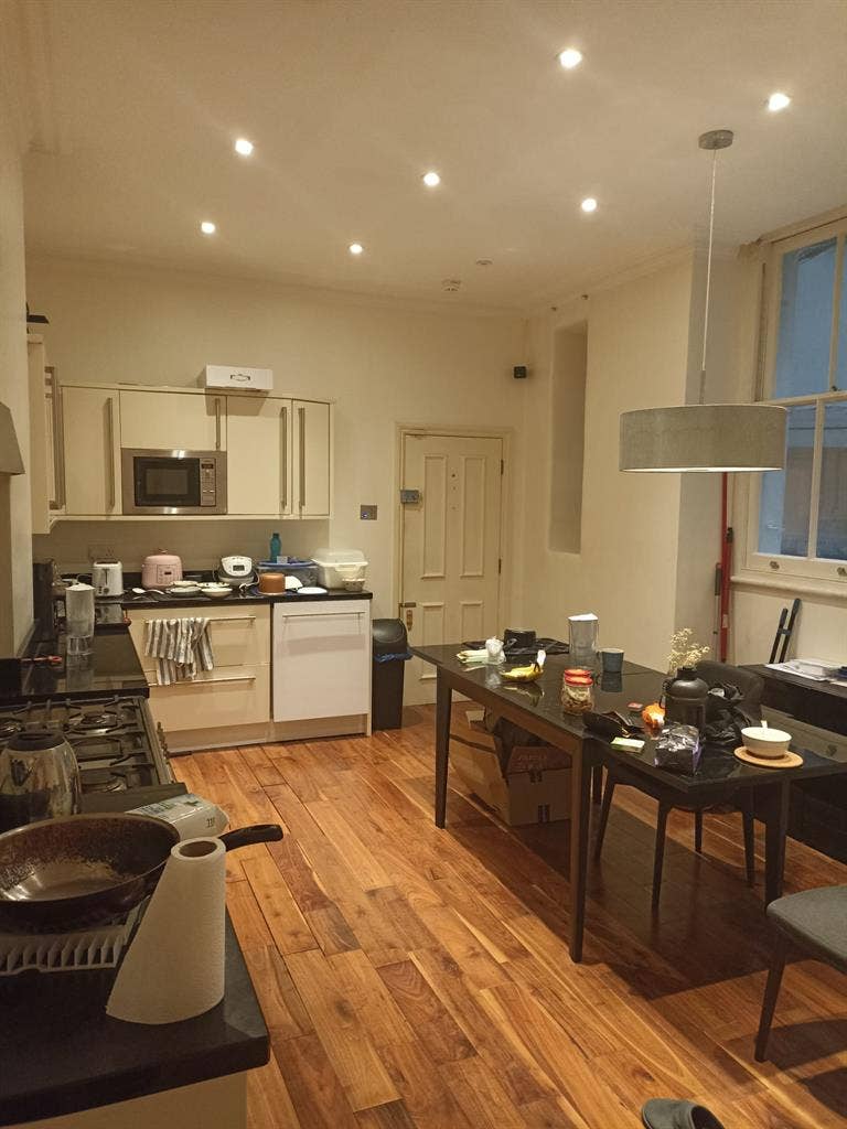Spacious Comfy Single Room
