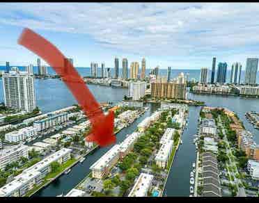 Spacious Room  Waterfront Condo