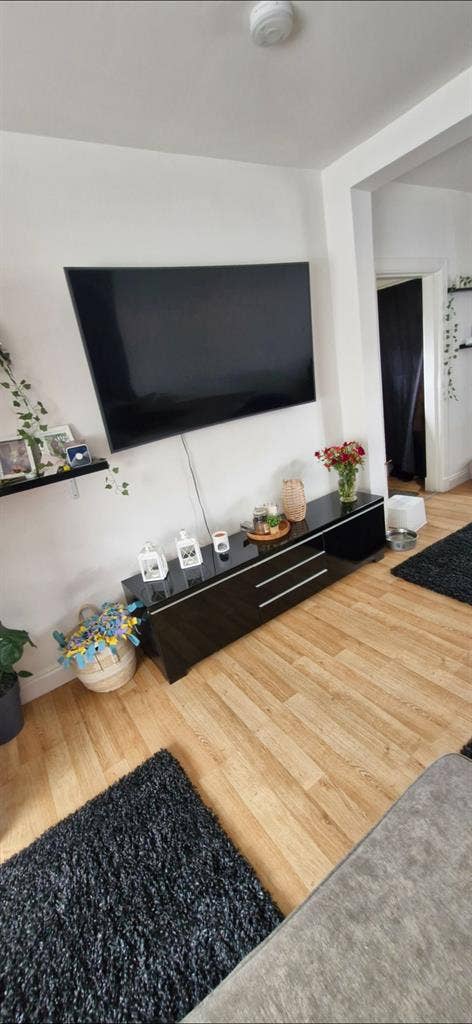 Room to rent in a quiet property