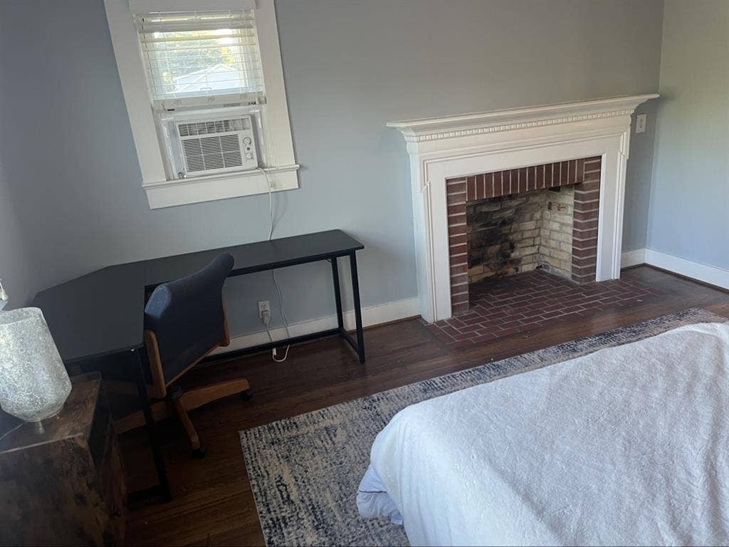 Private room with en-suite bathroom