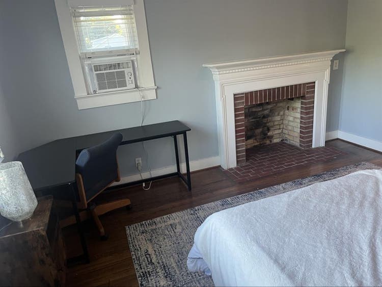 Private room with en-suite bathroom