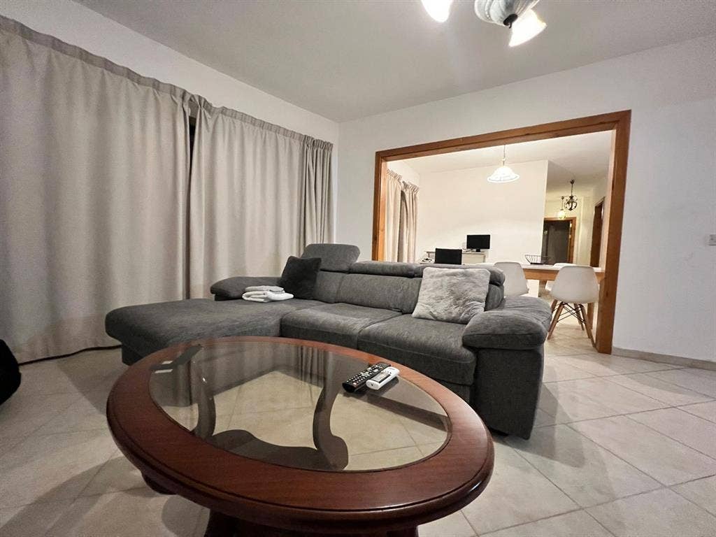 St Julians Room for rent