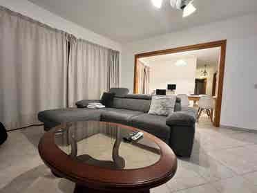 St Julians Room for rent