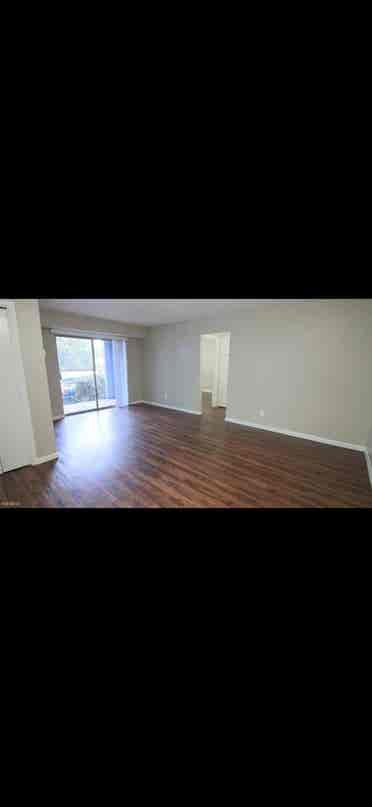 Room for rent! 
Move in asap!
