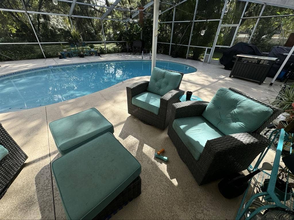 2 Rooms available - Roommates