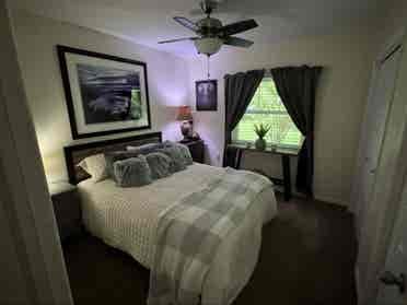 2 Rooms available - Roommates