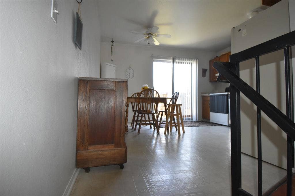 In search of a roommate / tenant