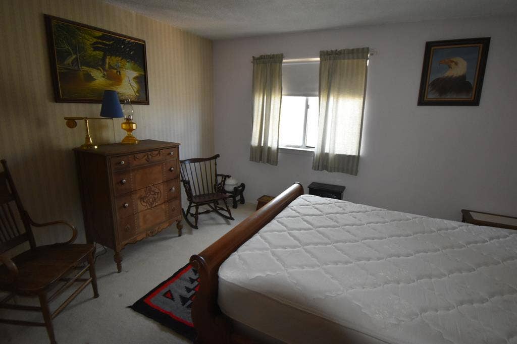 In search of a roommate / tenant