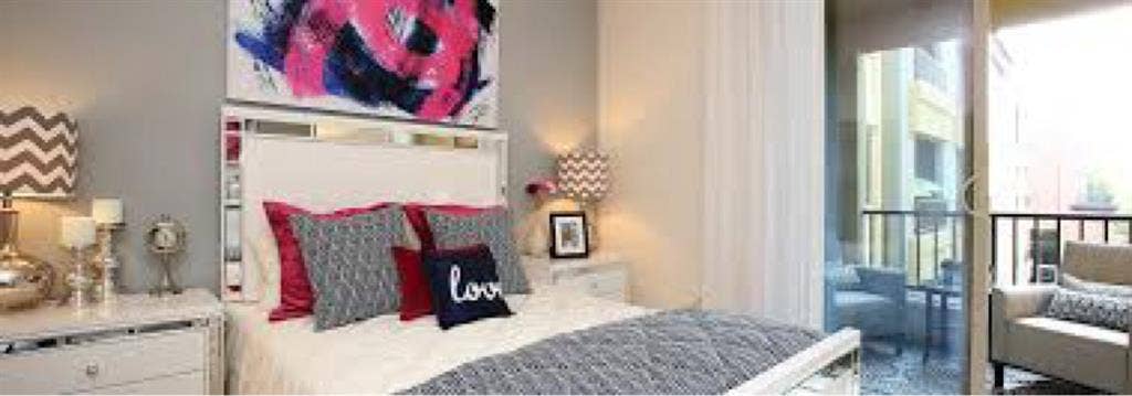 Private room, top floor corner unit