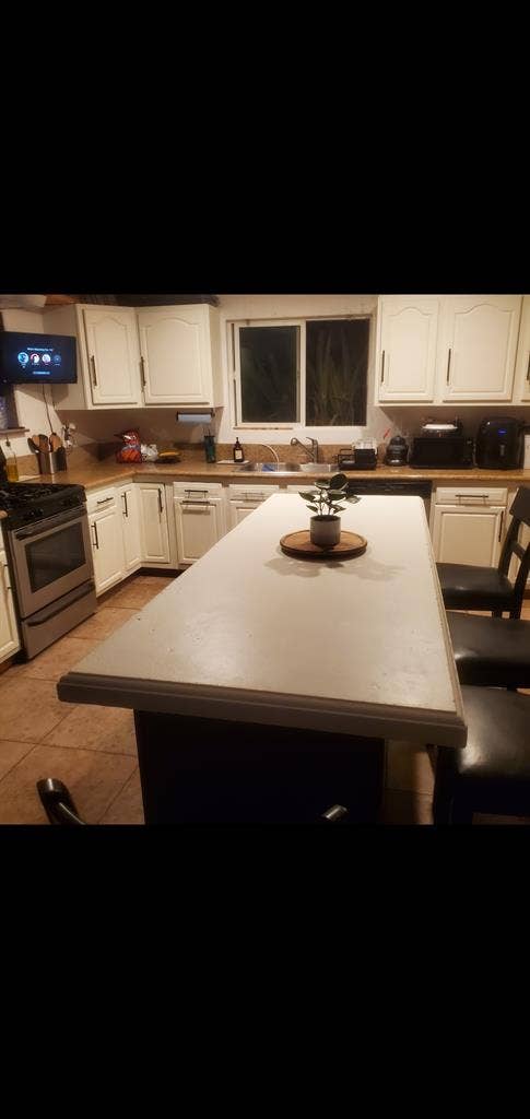 Room for rent in the city of orange