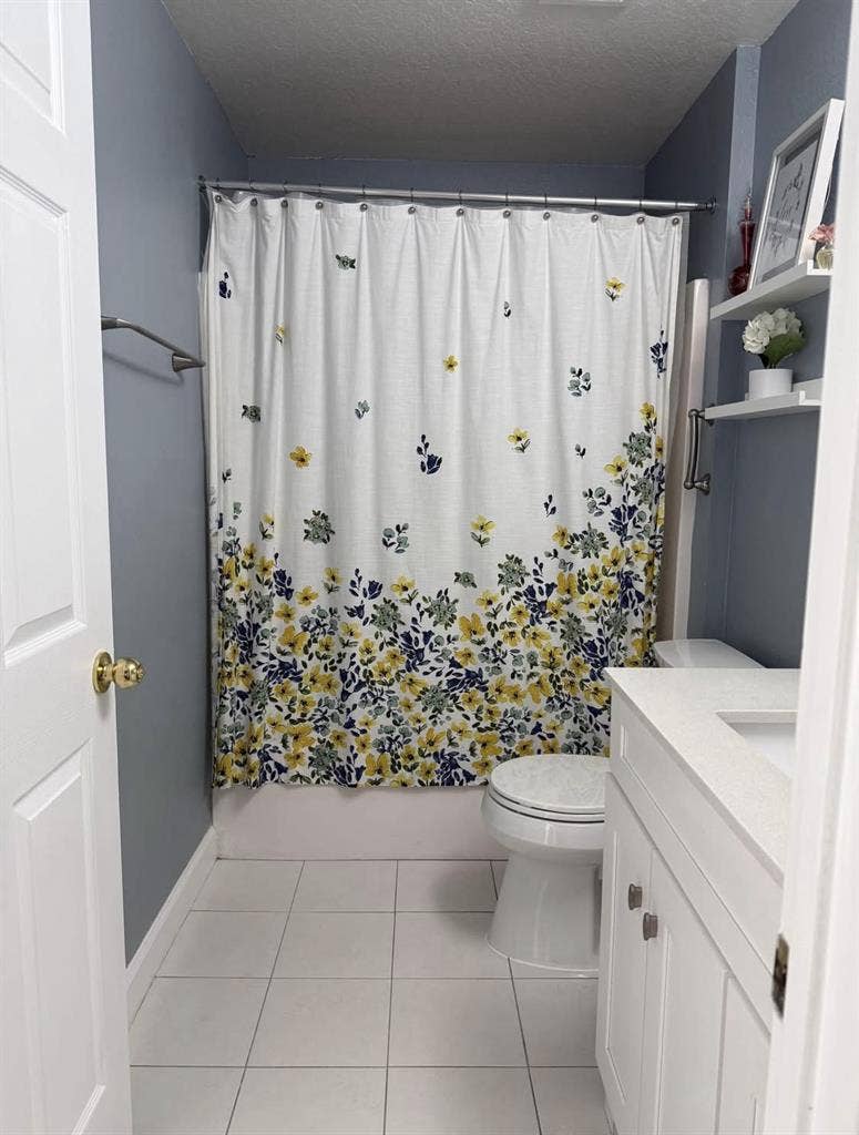 Looking for roommates