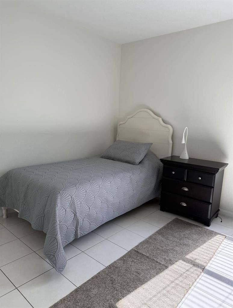 Looking for roommates