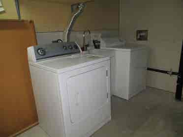 Cozy room near Crowfoot Centre