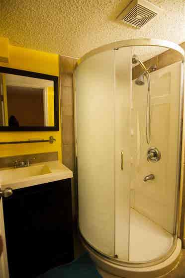 Cozy room near Crowfoot Centre